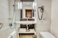 Łazienka w Eleganckim Hotelu Termalnym Grand Danubius Margitsziget Budapeszt na wyspie Małgorzaty, w cichym i zielonym zakątku