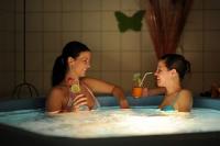 Jacuzzi -Hotel Millennium Budapest - Tanie pokoi przy drodze od portu lotnicznego do centrum Budapesztu Jacuzzi -Hotel Millennium Budapest - Tanie pokoi przy drodze od portu lotnicznego do centrum Budapesztu