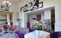 Recepcja -Hotel Nemzeti Budapest MGallery w sercu Budapesztu, na Wielkim Bulwarze Recepcja -Hotel Nemzeti Budapest MGallery w sercu Budapesztu, na Wielkim Bulwarze